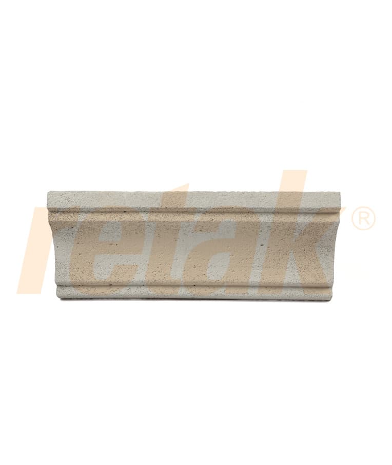 Cornisa romana retak